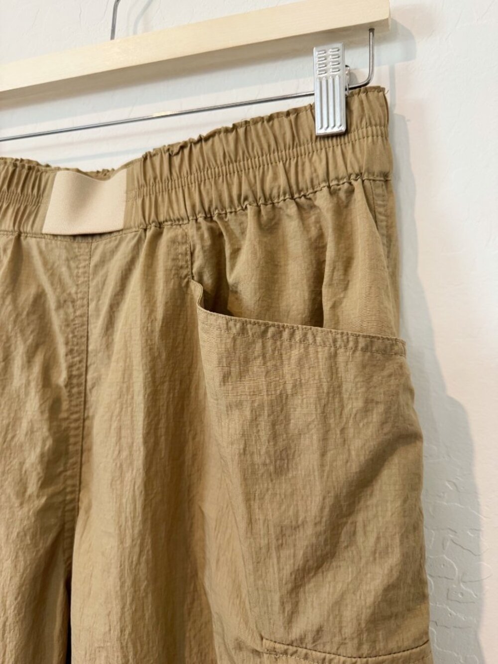 prAnA Crossback Jogger Size Medium Tan High Rise Elastic Cargo Gorpcore Indie - Picture 4 of 13
